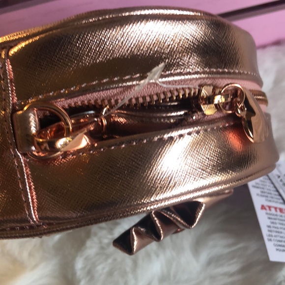 Minnie Mouse round purse for little girls - Picture 4 of 5